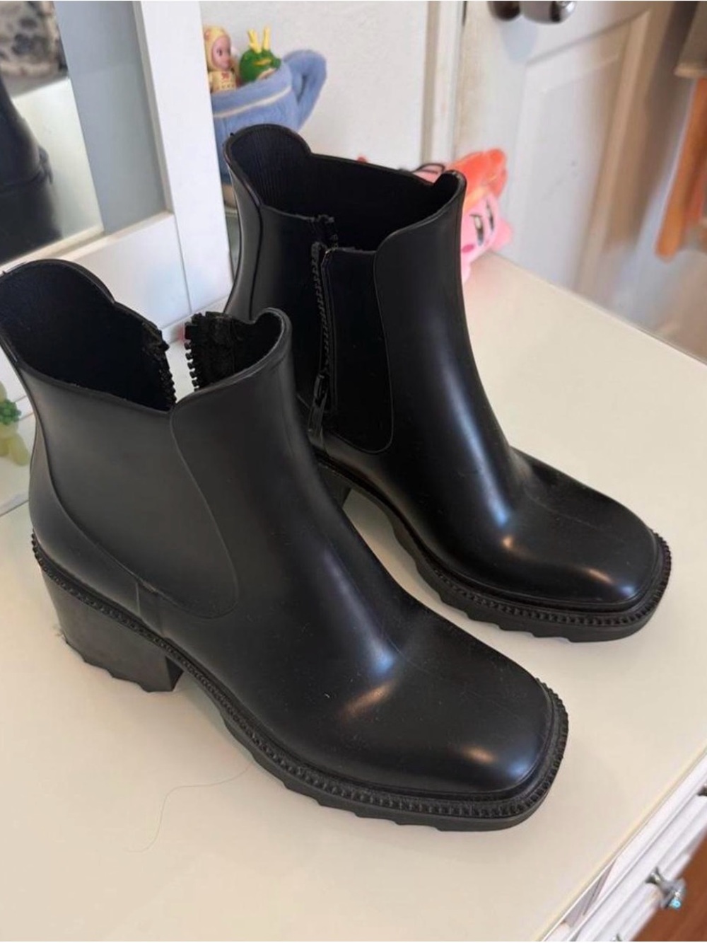 Black Women's Ankle Boots - Sleek Chelsea-Style Boot